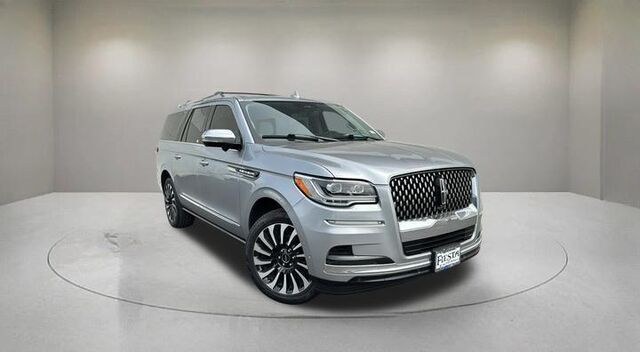 2022 Lincoln Navigator L Black Label — photo 1 of 2
