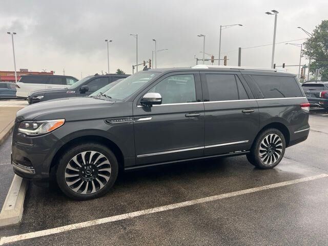 2022 Lincoln Navigator L Black Label — photo 1 of 4