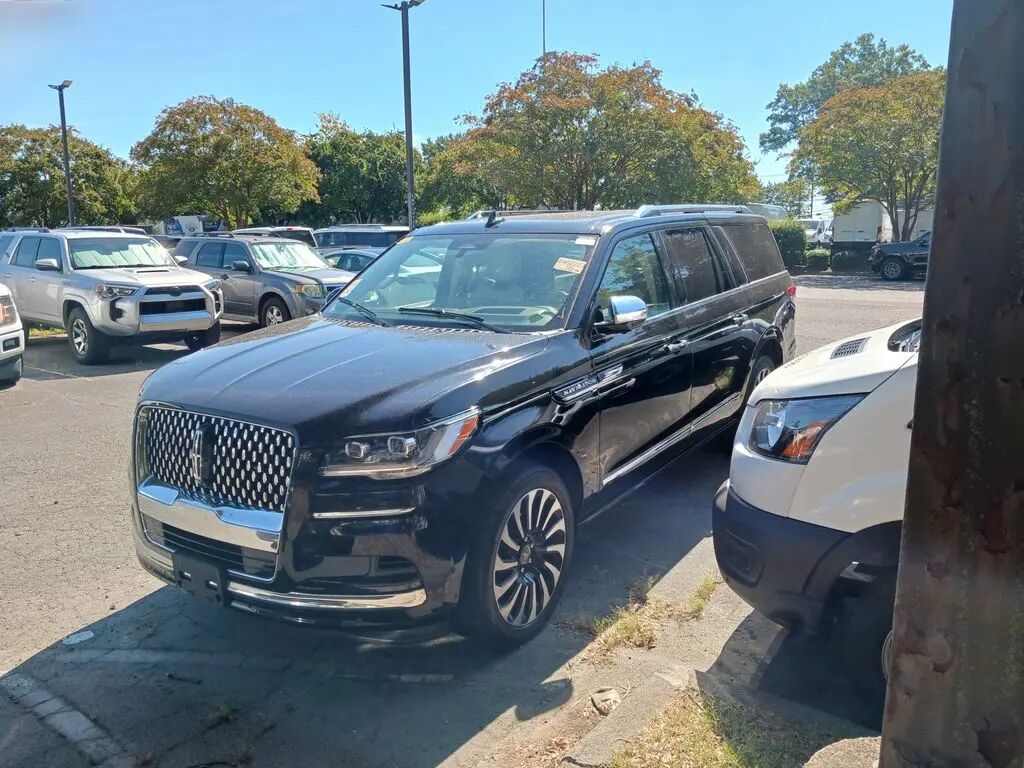 2022 Lincoln Navigator L Black Label — photo 1 of 5