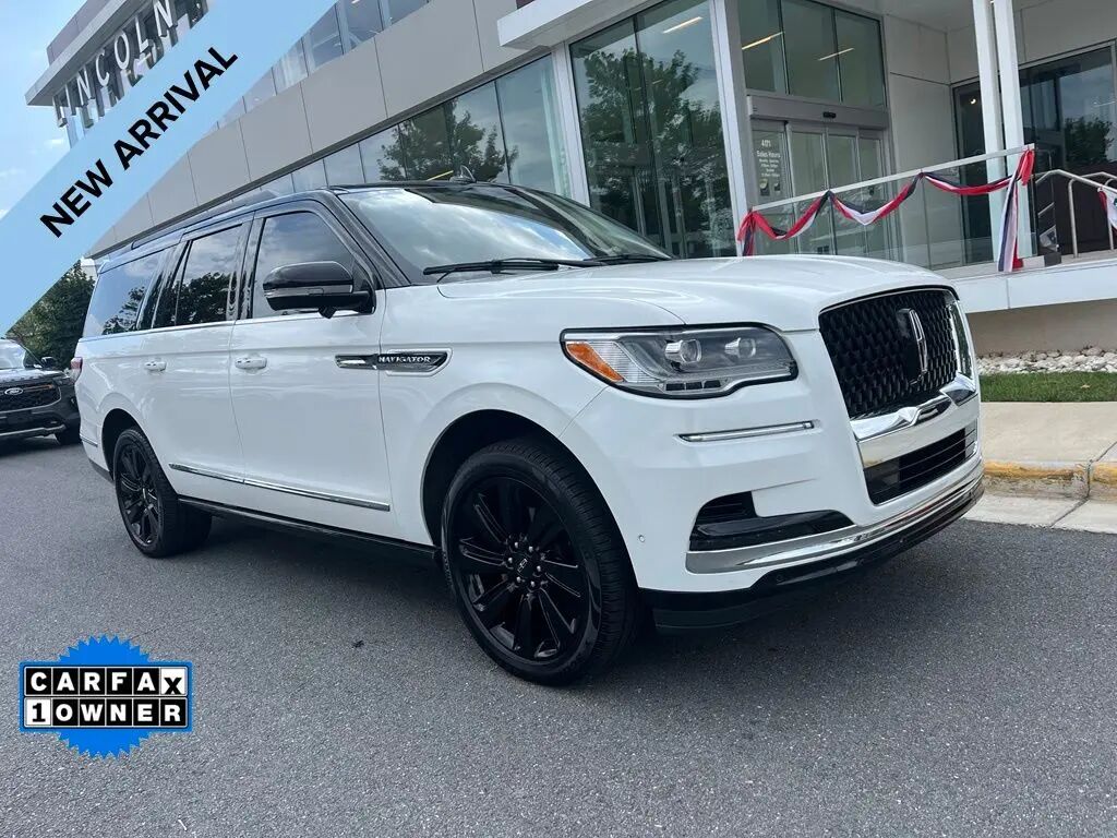 2022 Lincoln Navigator L Black Label — photo 1 of 26