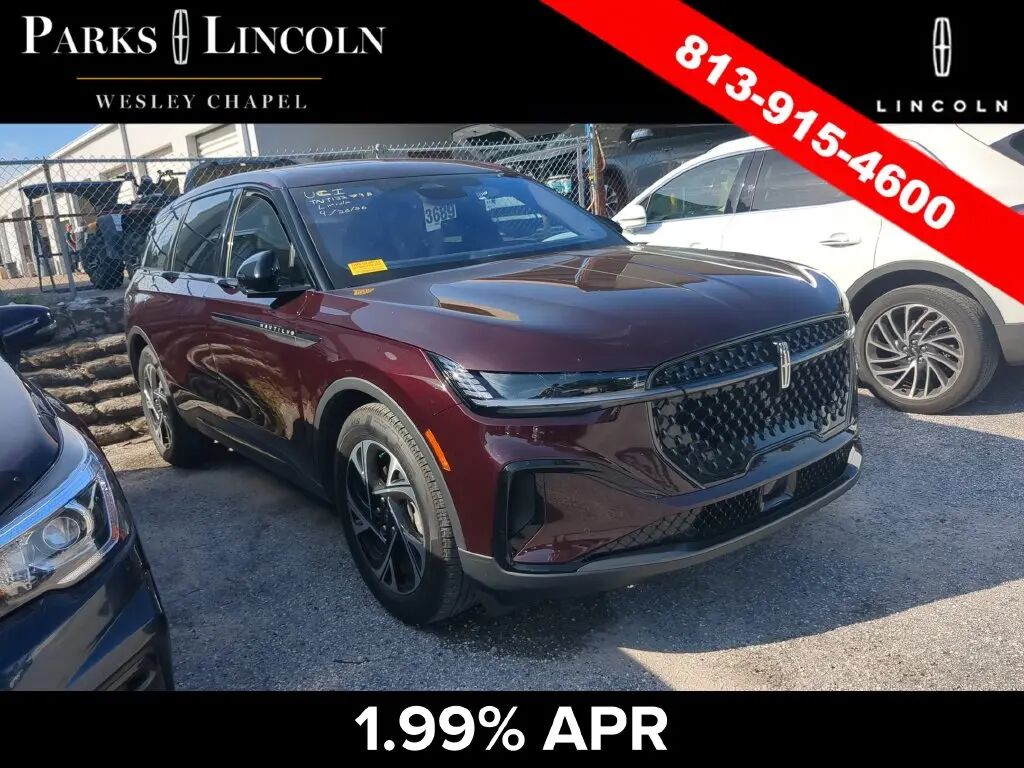 2025 Lincoln Nautilus Hybrid Premiere — photo 1 of 13