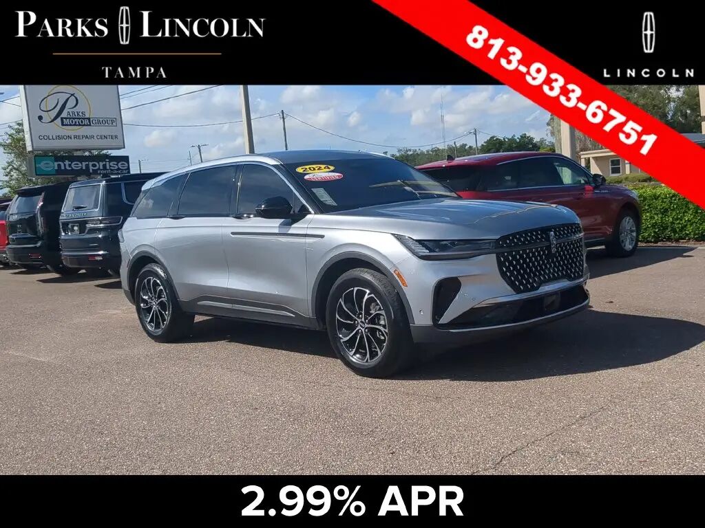 2024 Lincoln Nautilus Hybrid Premiere — photo 1 of 13