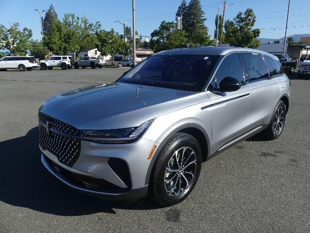 2025 Lincoln Nautilus Hybrid Premiere