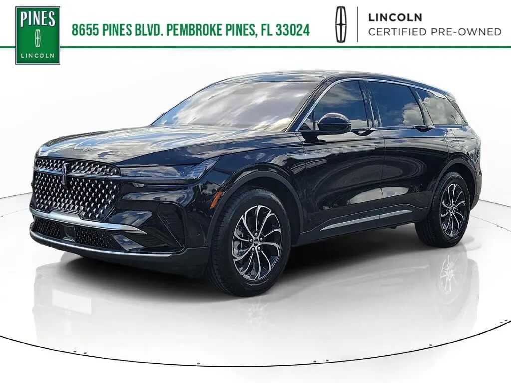 2024 Lincoln Nautilus Hybrid Premiere — photo 1 of 13