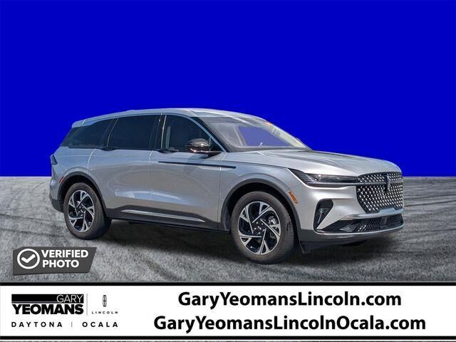 2025 Lincoln Nautilus Hybrid Premiere — photo 1 of 26