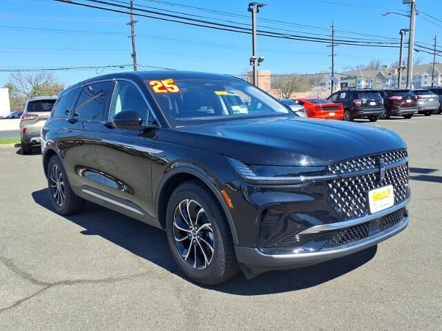2025 Lincoln Nautilus Hybrid Premiere — photo 1 of 5