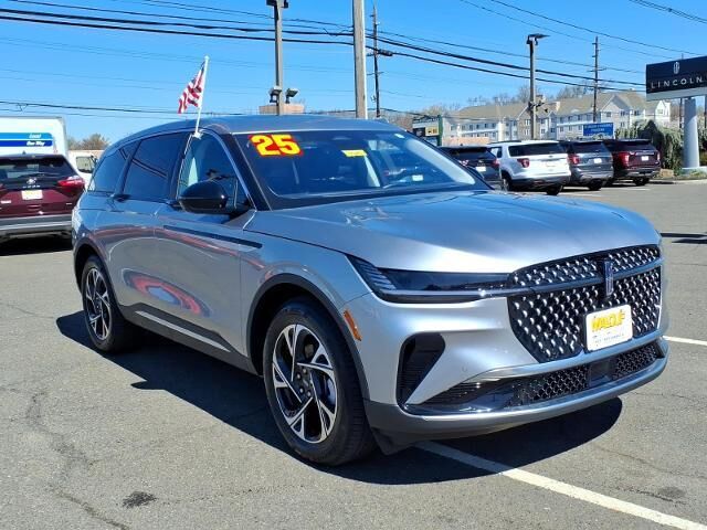 2025 Lincoln Nautilus Hybrid Premiere — photo 1 of 14