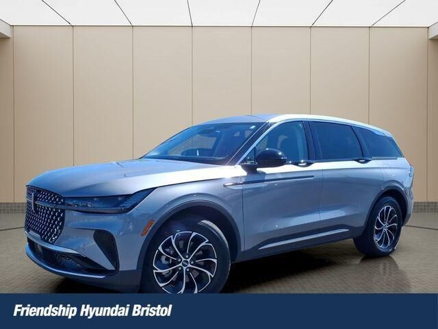 2025 Lincoln Nautilus Hybrid Premiere — photo 1 of 14