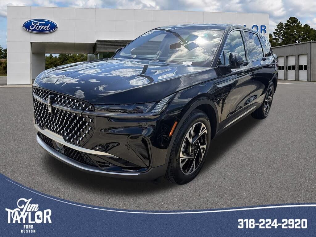 2025 Lincoln Nautilus Hybrid Premiere — photo 1 of 2