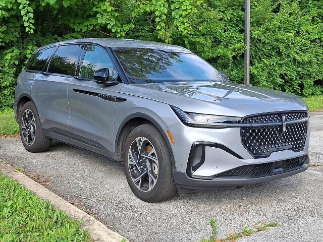 2024 Lincoln Nautilus Hybrid Premiere — photo 1 of 26
