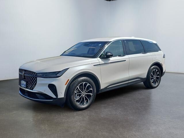 2024 Lincoln Nautilus Premiere — photo 1 of 13