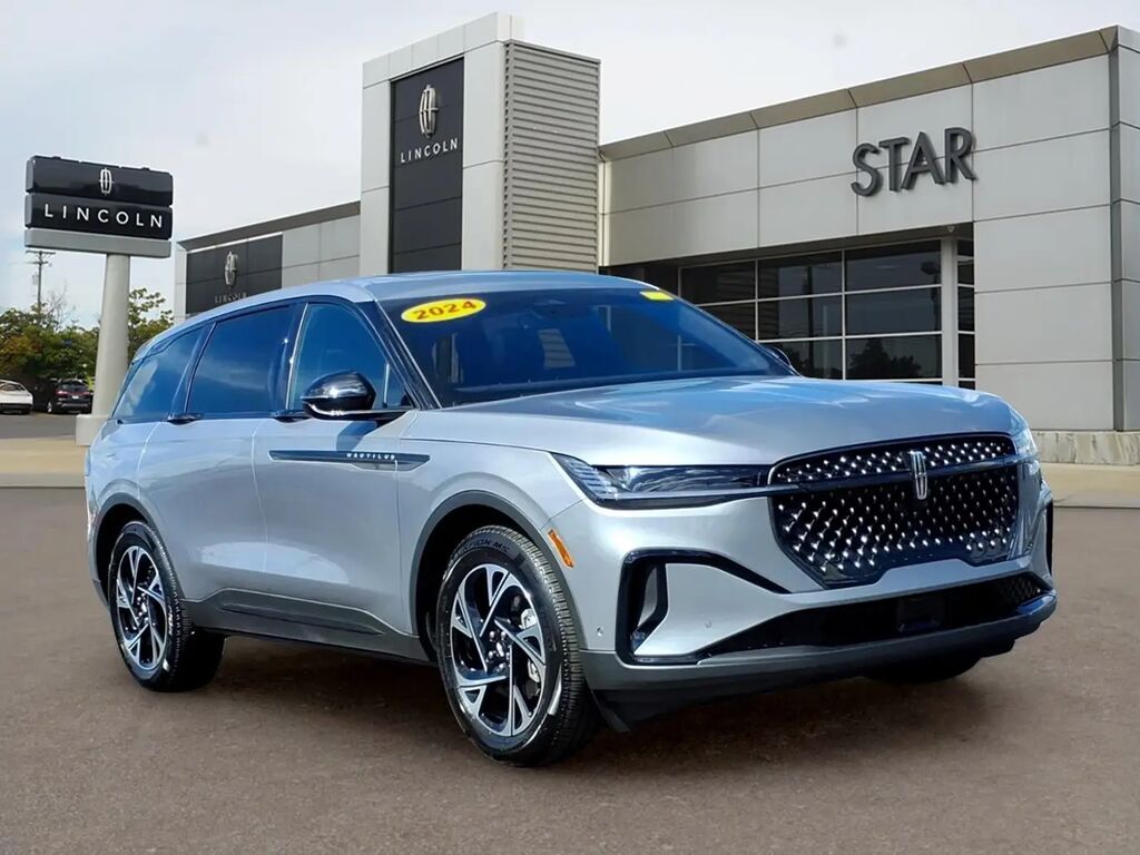 2024 Lincoln Nautilus Premiere — photo 1 of 13