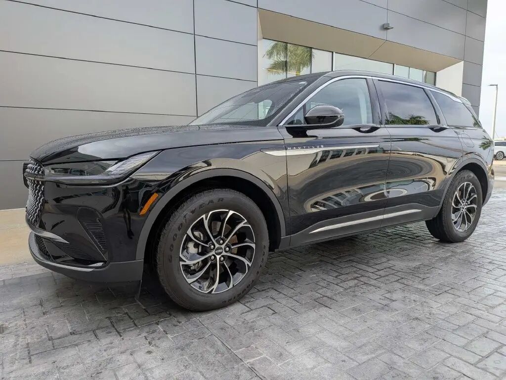 2026 Lincoln Nautilus Premiere — photo 1 of 13