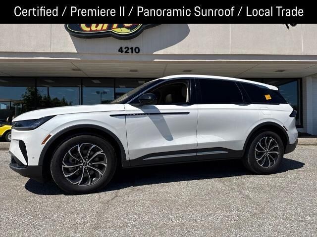 2024 Lincoln Nautilus Premiere — photo 1 of 13