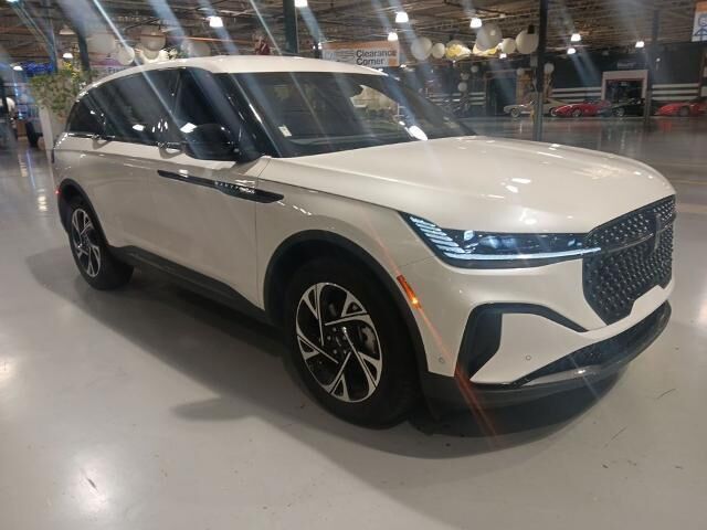 2024 Lincoln Nautilus Premiere — photo 1 of 26