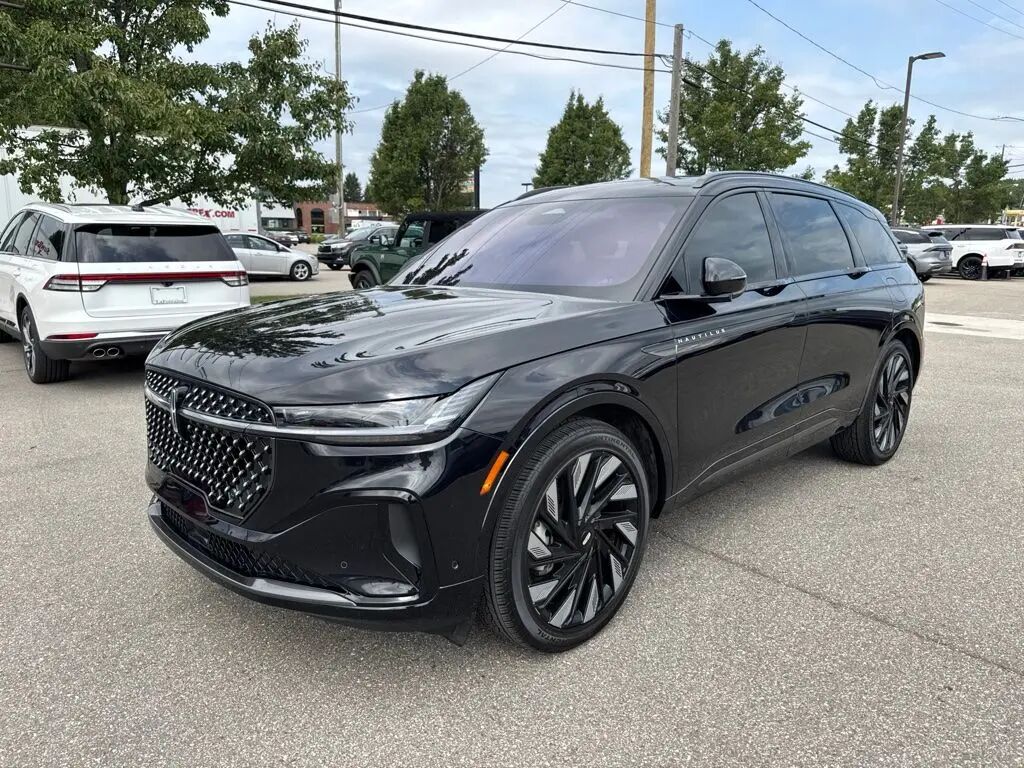 2024 Lincoln Nautilus Hybrid Reserve — photo 1 of 13