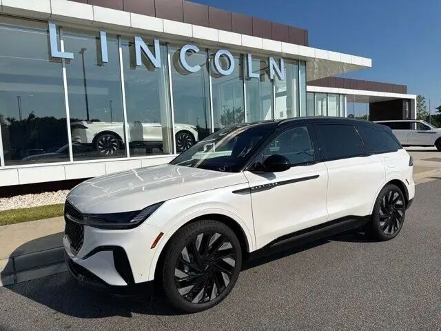 2024 Lincoln Nautilus Hybrid Reserve — photo 1 of 26