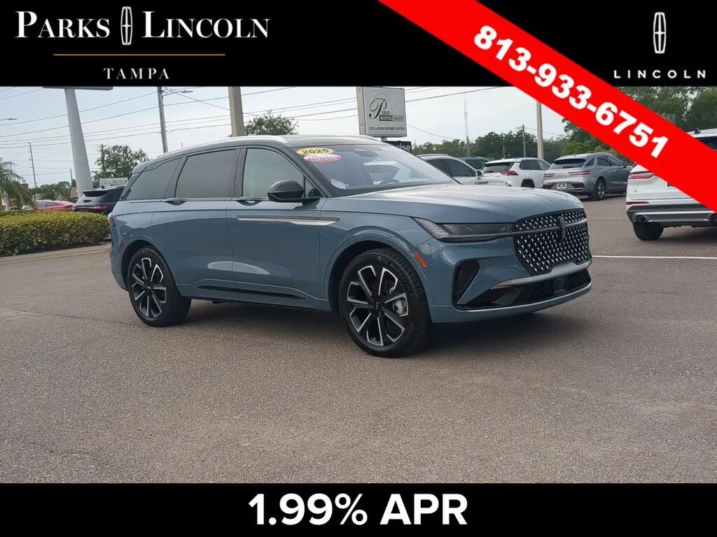 2025 Lincoln Nautilus Hybrid Reserve — photo 1 of 13