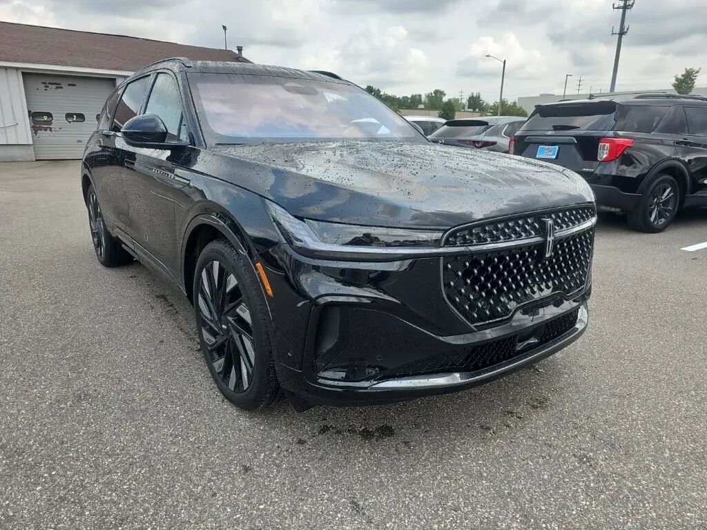 2024 Lincoln Nautilus Hybrid Reserve — photo 1 of 13