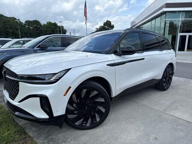 2024 Lincoln Nautilus Hybrid Reserve — photo 1 of 1
