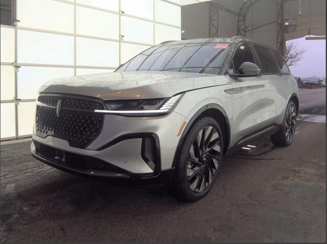 2025 Lincoln Nautilus Hybrid Reserve — photo 1 of 40