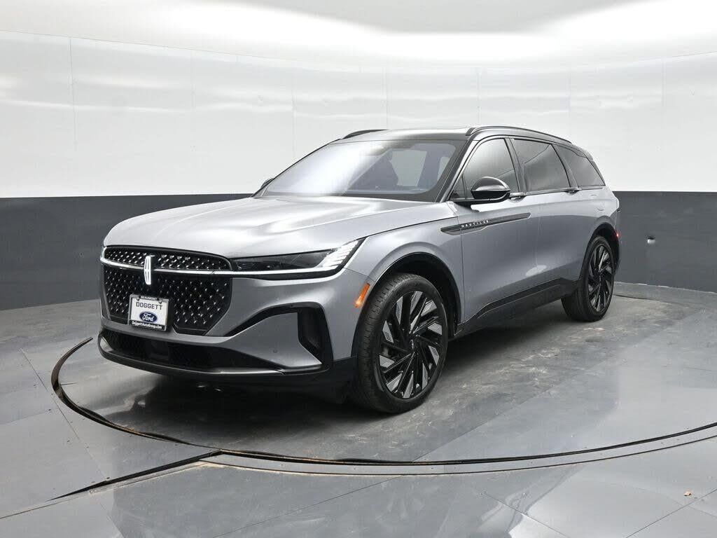 2025 Lincoln Nautilus Hybrid Reserve — photo 1 of 1