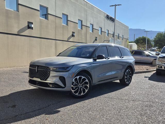 2025 Lincoln Nautilus Hybrid Reserve — photo 1 of 13