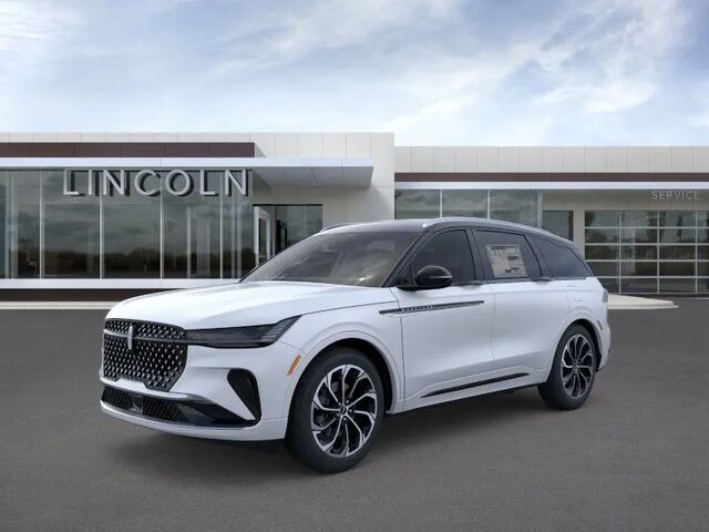2025 Lincoln Nautilus Reserve — photo 1 of 13