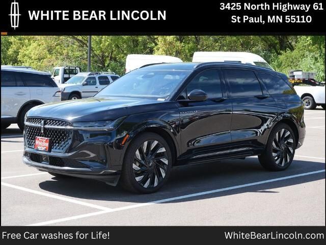 2024 Lincoln Nautilus Reserve — photo 1 of 14