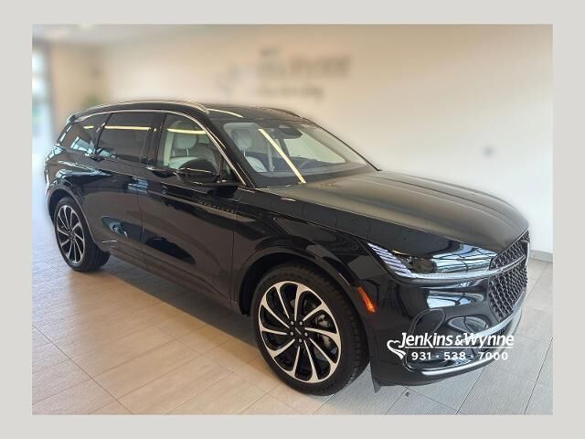 2026 Lincoln Nautilus Hybrid Black Label — photo 1 of 12