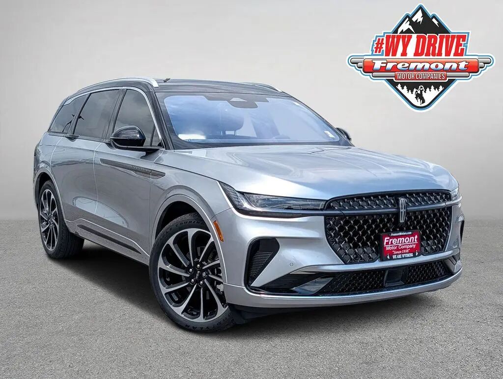 2025 Lincoln Nautilus Hybrid Black Label — photo 1 of 13