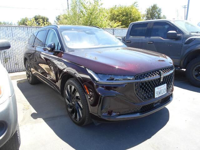 2025 Lincoln Nautilus Hybrid Black Label — photo 1 of 26