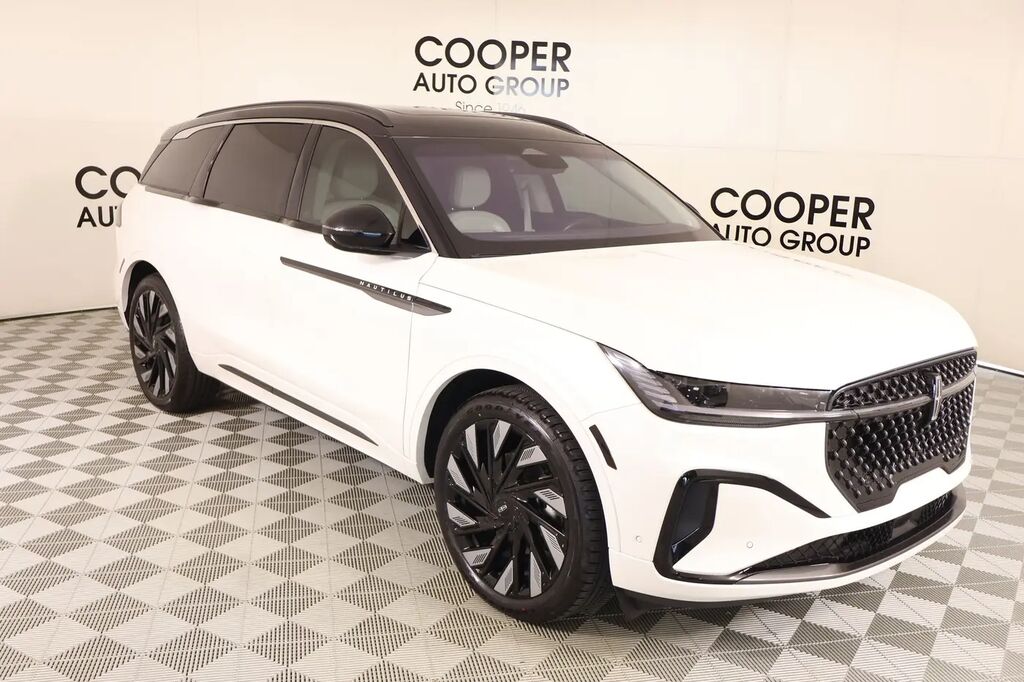 2024 Lincoln Nautilus Black Label — photo 1 of 13