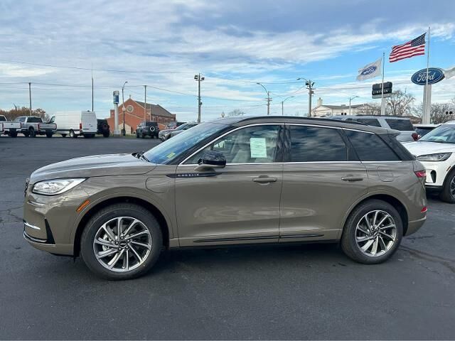 2025 Lincoln Corsair Grand Touring — photo 1 of 26