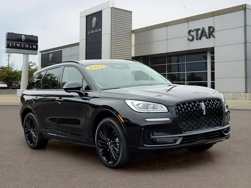 2025 Lincoln Corsair Grand Touring — photo 1 of 39