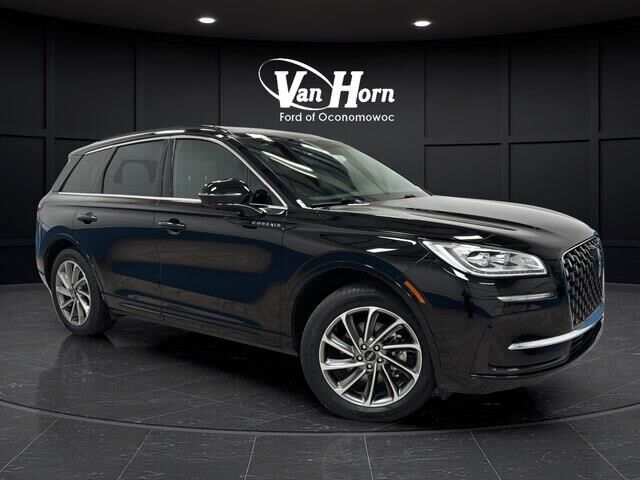 2025 Lincoln Corsair Grand Touring — photo 1 of 13