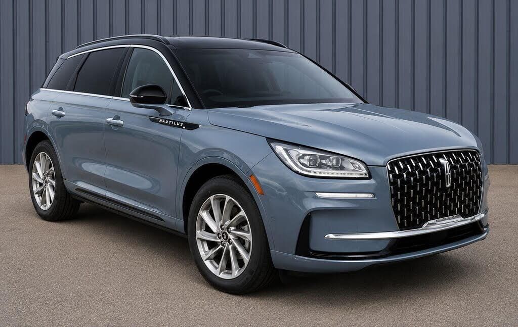 2025 Lincoln Corsair Grand Touring — photo 1 of 3