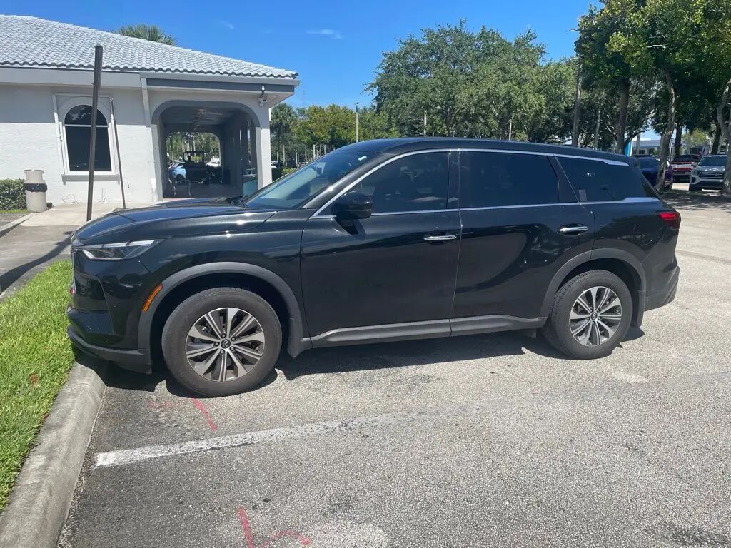 2025 INFINITI QX60 Pure — photo 1 of 22