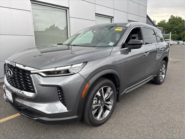 2025 INFINITI QX60 Luxe — photo 1 of 13