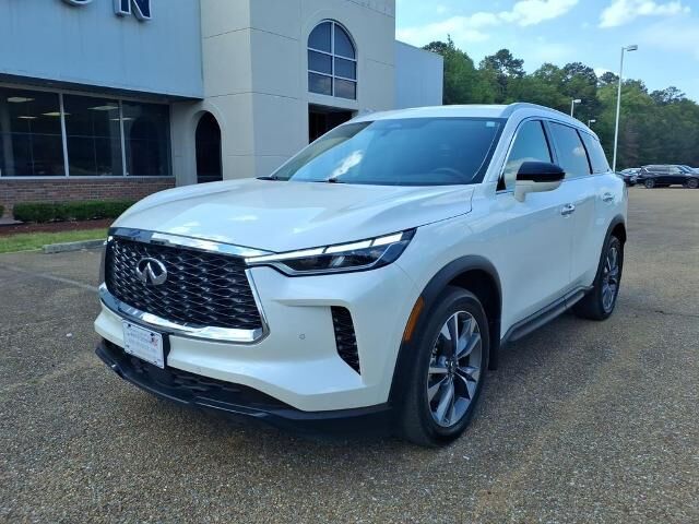 2025 INFINITI QX60 Luxe — photo 1 of 13