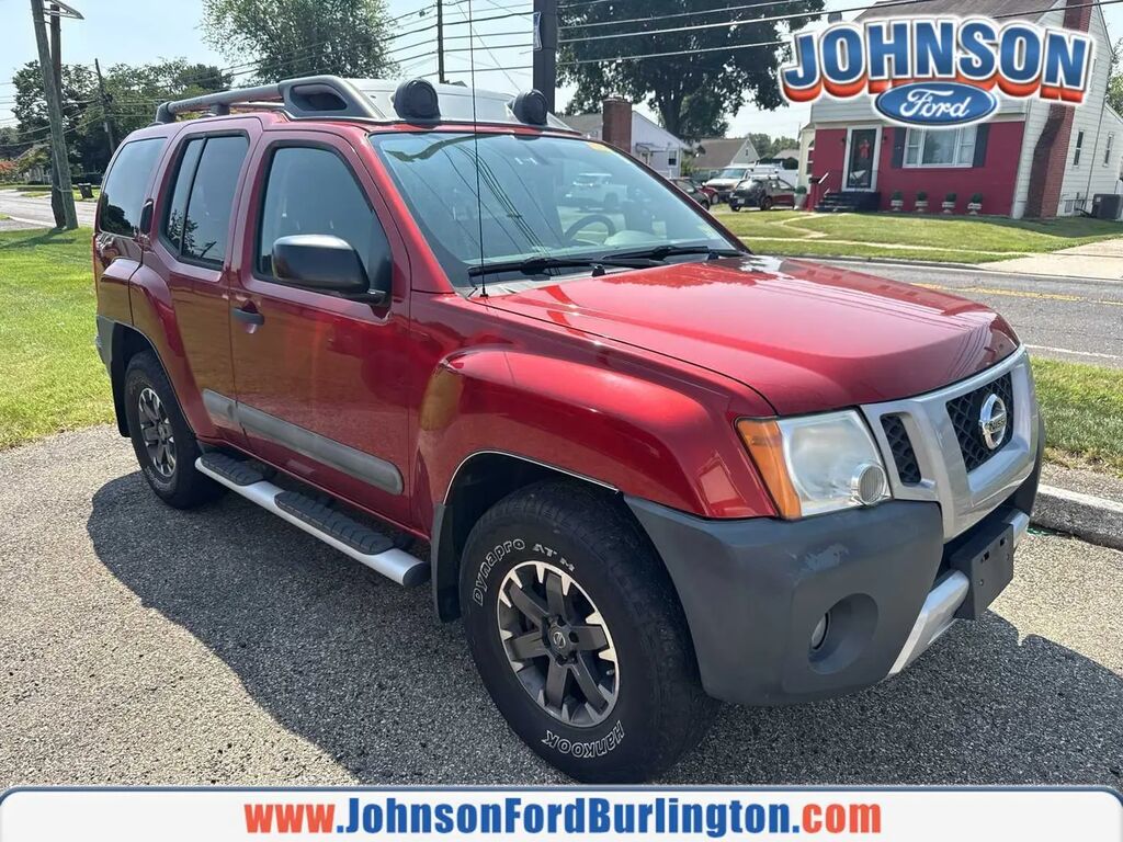 2015 Nissan Xterra S — photo 1 of 17