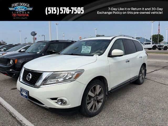 2014 Nissan Pathfinder S — photo 1 of 9