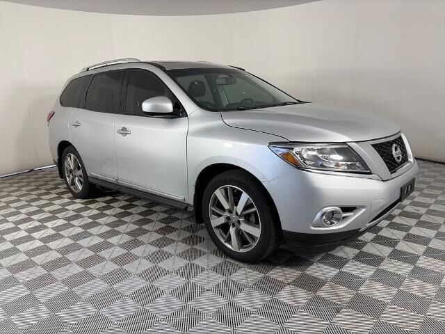 2016 Nissan Pathfinder S — photo 1 of 13