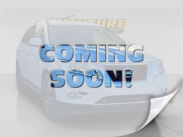 2013 Nissan Pathfinder S — photo 1 of 3