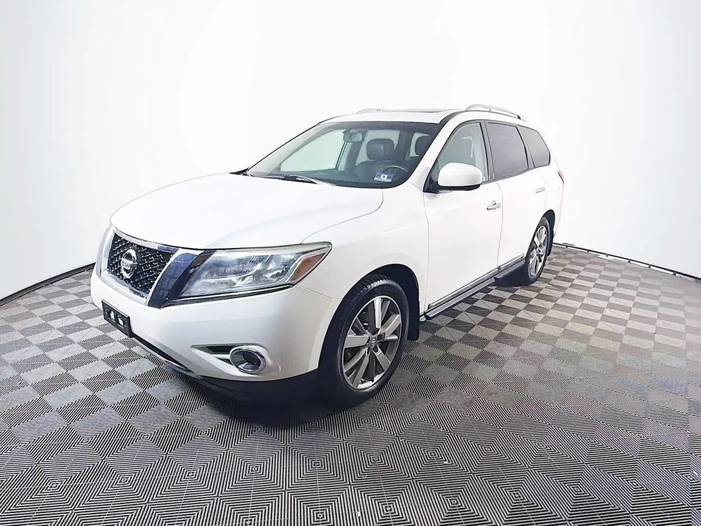 2013 Nissan Pathfinder S — photo 1 of 13