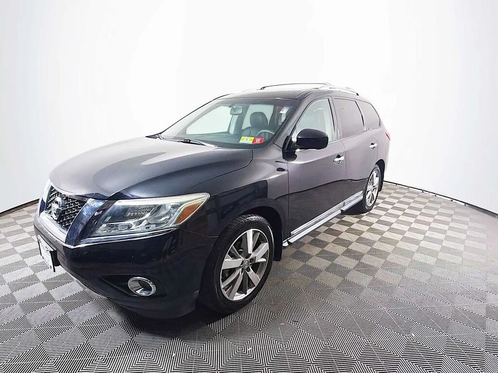 2015 Nissan Pathfinder S — photo 1 of 13