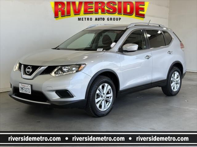 2015 Nissan Rogue SV — photo 1 of 13