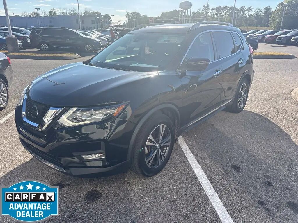 2017 Nissan Rogue S — photo 1 of 2