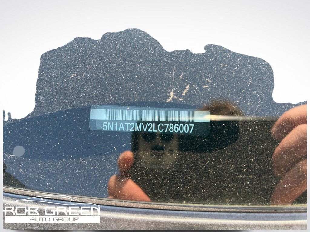 2020 Nissan Rogue SV — photo 1 of 13