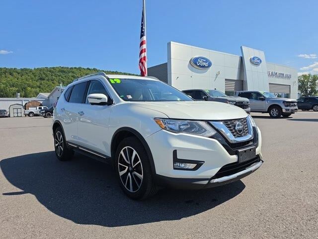 2019 Nissan Rogue S — photo 1 of 27